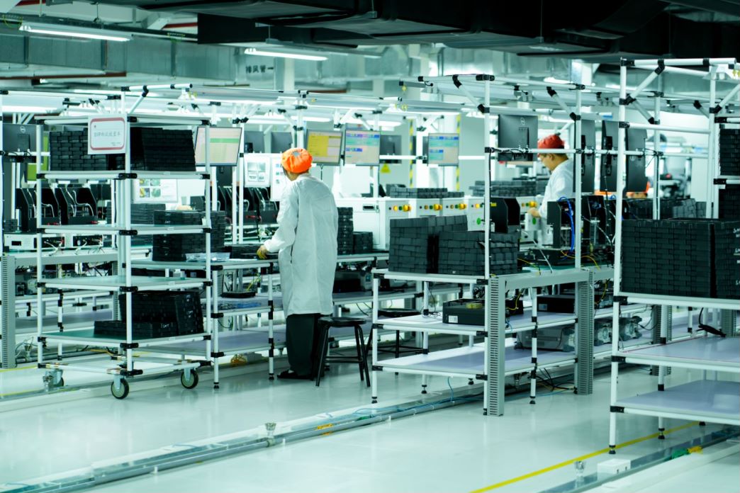 "研產銷"一體化閉環,石頭科技智造工廠提升產品力